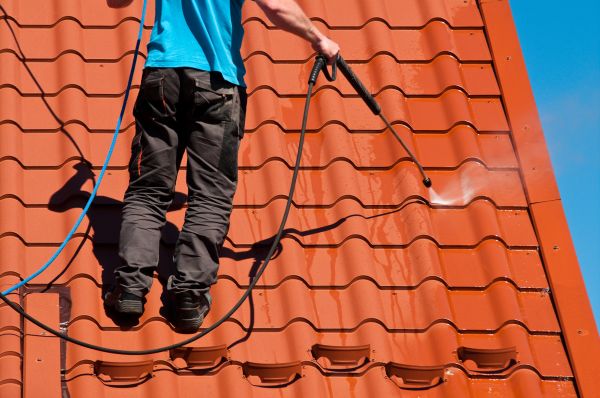 Roof Pressure Cleaning